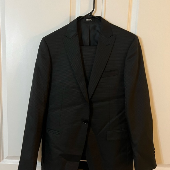 black suit - Picture 2 of 2